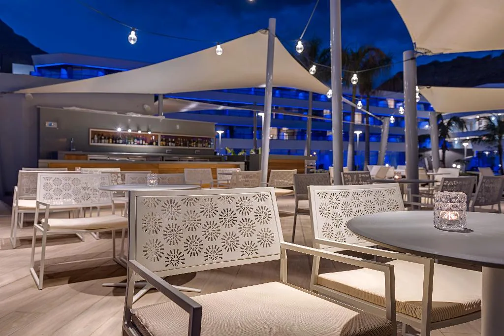 Bar, Radisson Blu Resort & Spa Gran Canaria Mogan, Gran Canaria