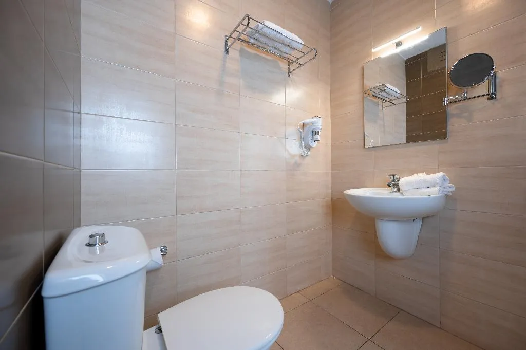 Double or Twin STANDARD Room, Gillieru Harbour Hotel, Malta