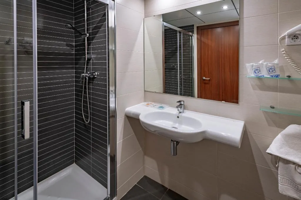 Double or Twin CAPACITY 4 Room, 4R Playa Park, Costa Dorada