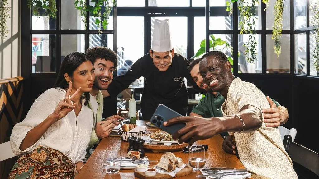 Restaurant, Voco Dubai The Palm, Dubai
