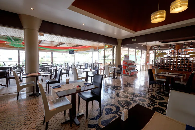 Restaurant, Muthu Clube Praia da Oura, Algarve