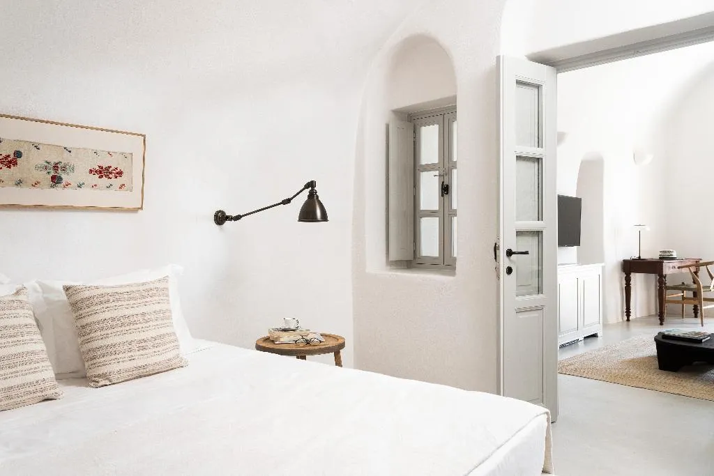 HOME WITH PRIVATE POOL Room, Armenaki Santorini, Santorini