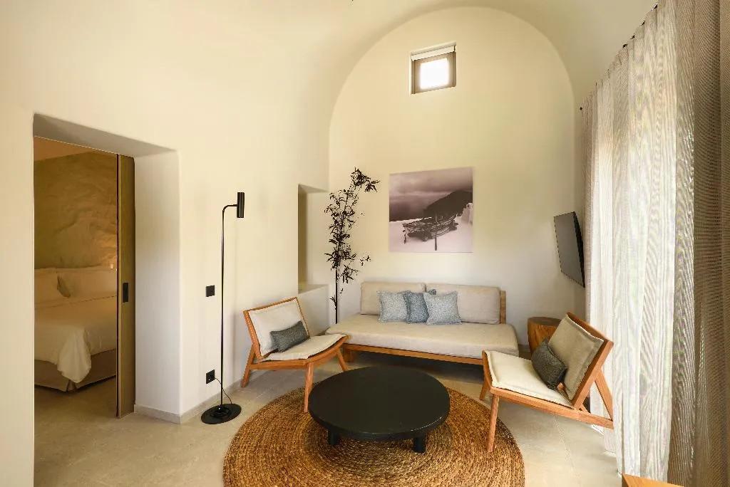 JUNIOR SUITE STANDARD Room, Radisson Blu Zaffron Resort, Santorini