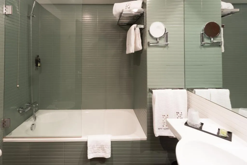 SINGLE STANDARD Room, Porto Trindade Hotel, Porto