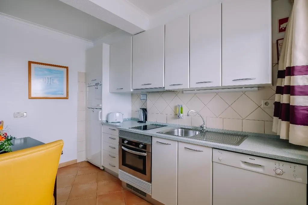 STUDIO SUPERIOR Room, Grand Muthu Oura View Beach Club, Algarve