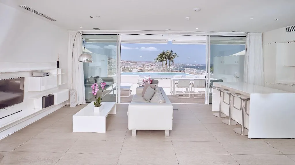 SUITE TWO BEDROOMS WITH PRIVATE POOL Room, Domes Baobab Suites, Tenerife