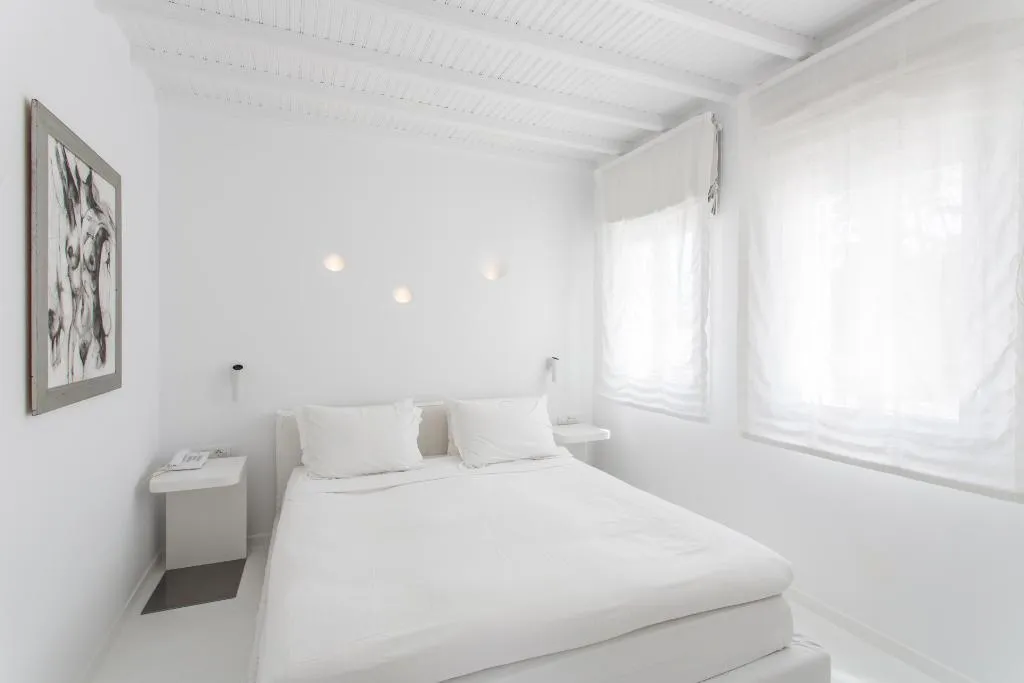 SUITE WITH JACUZZI Room, Ostraco Suites, Mykonos