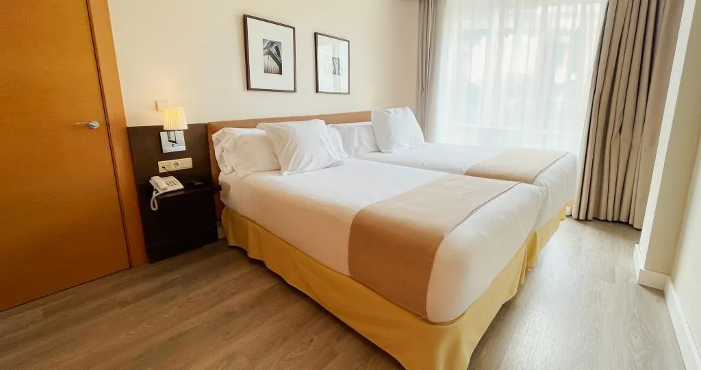 JUNIOR SUITE COMFORT Room, Vertice Sevilla, Seville