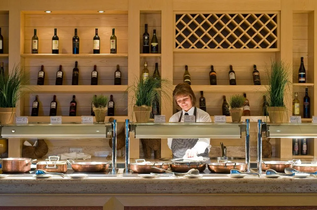 Restaurant, Radisson Blu Resort & Spa Golden Sands, Malta