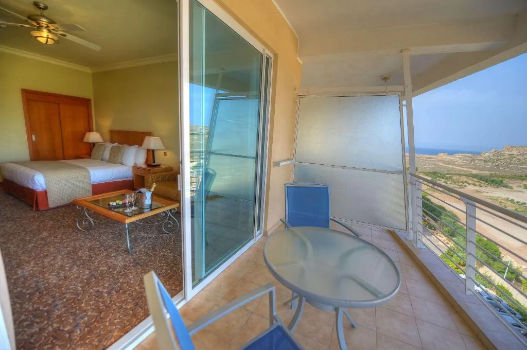 Room, Radisson Blu Resort & Spa Golden Sands, Malta