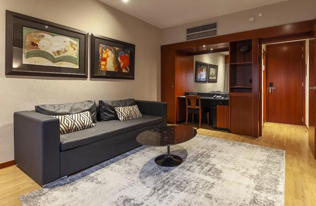 FAMILY ROOM WITH DOUBLE BED Room, Hotel Derby, Barcelona