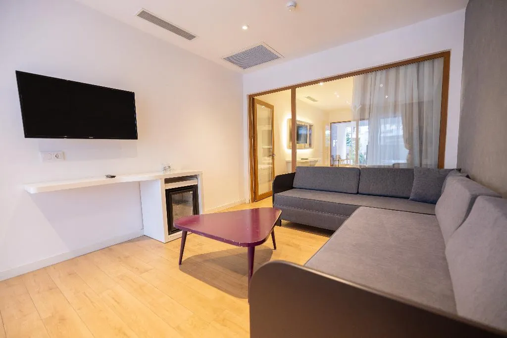 SUITE DELUXE WITH JACUZZI Room, Mirage World, Dalaman