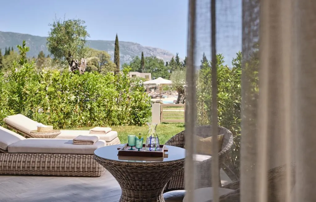 JUNIOR SUITE POOL VIEW Room, Ikos Odisia, Corfu