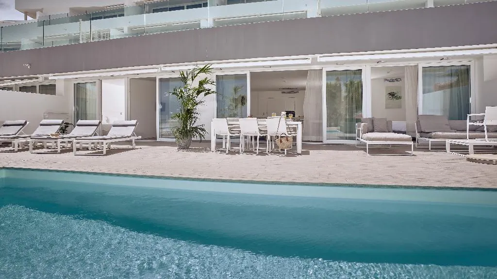SUITE THREE BEDROOMS WITH PRIVATE POOL Room, Domes Baobab Suites, Tenerife
