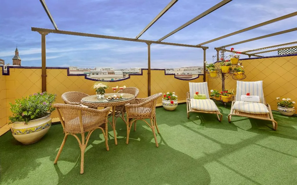 DOUBLE SUPERIOR Room, Sercotel Gran Hotel Conde Duque, Madrid
