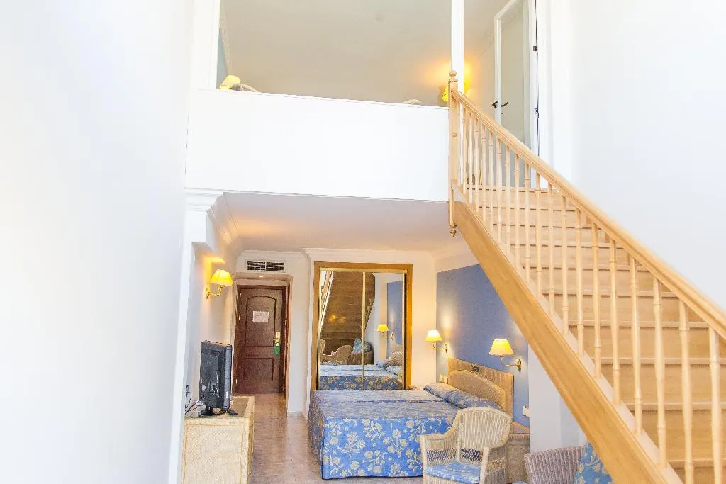 FAMILY ROOM STANDARD Room, Palas Pineda Hotel, Costa Brava