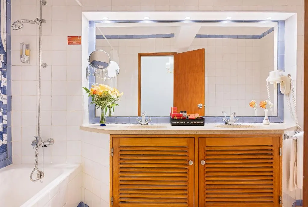 APARTMENT SUPERIOR ONE BEDROOM Room, Grand Muthu Oura View Beach Club, Algarve