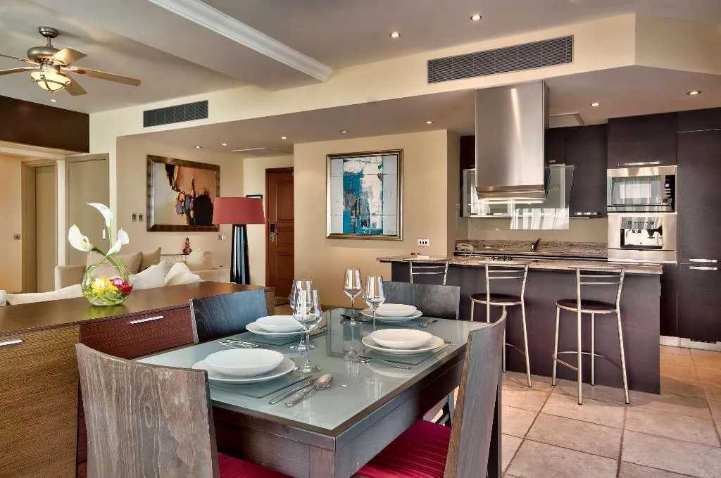 Room, Radisson Blu Resort & Spa Golden Sands, Malta