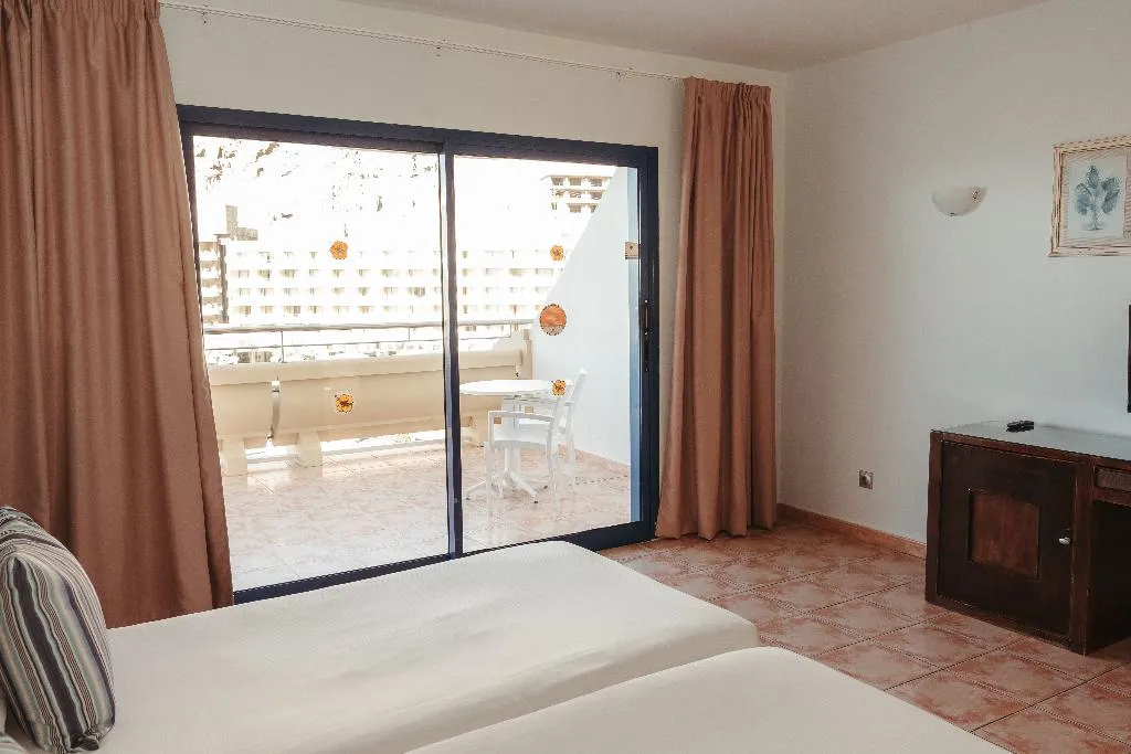 DOUBLE SINGLE USE SUPERIOR Room, LIVVO Lago Taurito & Waterpark, Gran Canaria