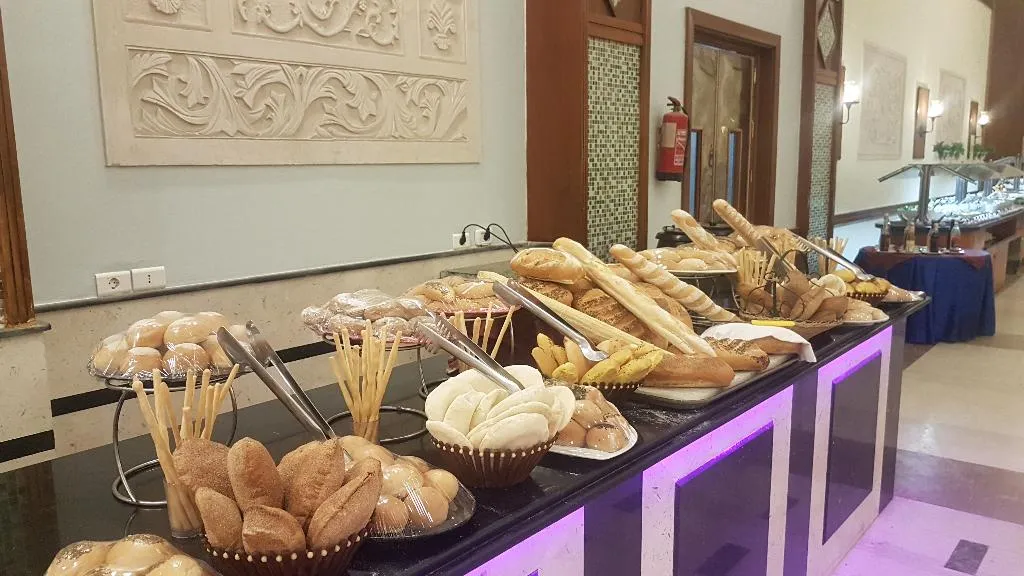 Restaurant, Royal Lagoons Resort & Aqua Park, Red Sea Riviera