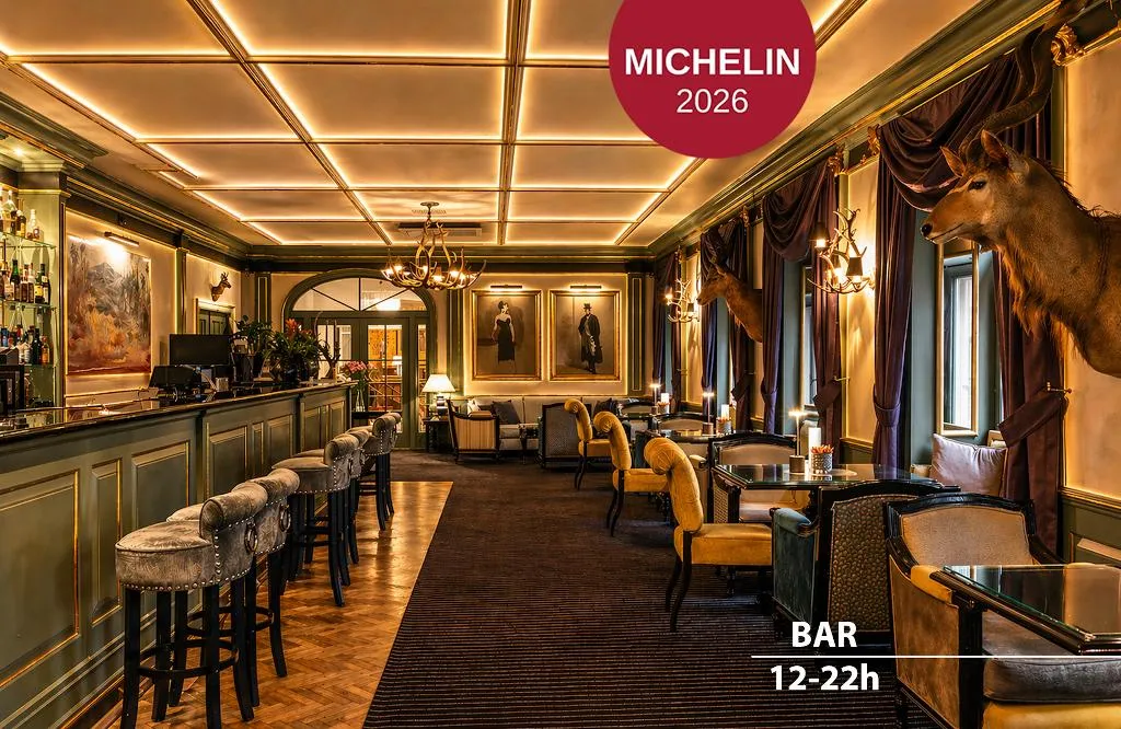 Bar, Grand Palace, Riga