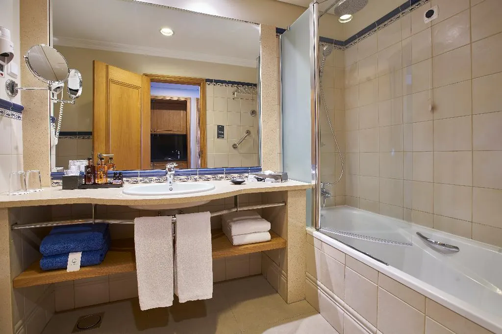 STUDIO SUPERIOR SEA VIEW Room, PortoBay Santa Maria, Madeira