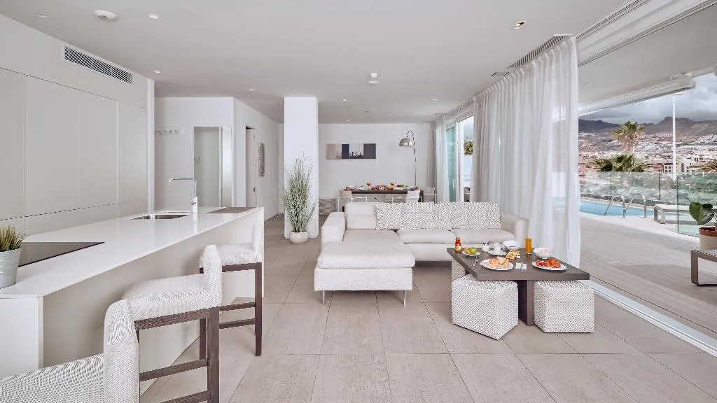 SUITE DELUXE THREE BEDROOM Room, Domes Baobab Suites, Tenerife