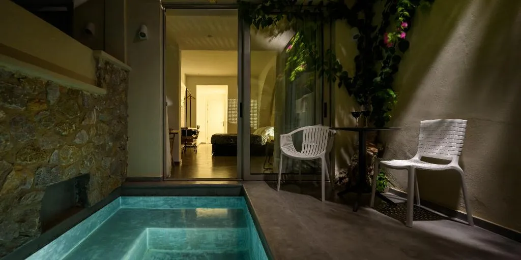 JUNIOR SUITE WITH JACUZZI Room, Afroditi Venus Beach Resort, Santorini