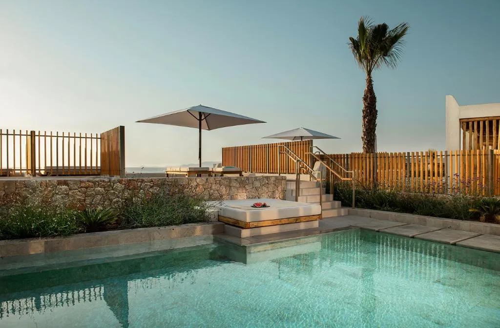 VILLA WITH PRIVATE POOL Room, Mitsis Selection Rinela, Crete