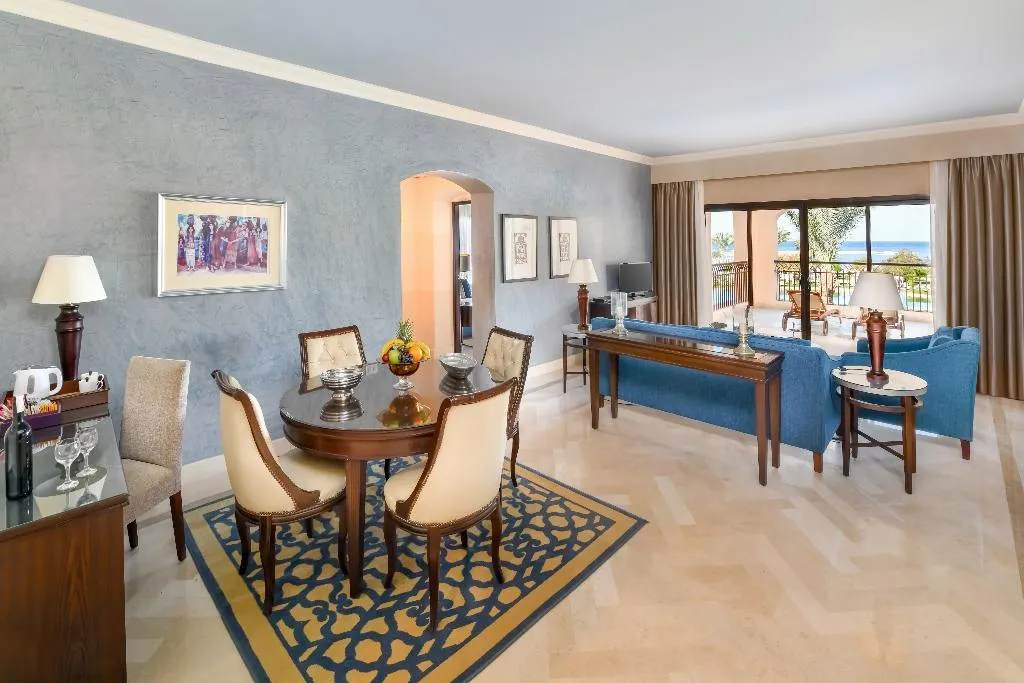SUITE EXECUTIVE QUEEN BED Room, Jaz Aquamarine, Red Sea Riviera