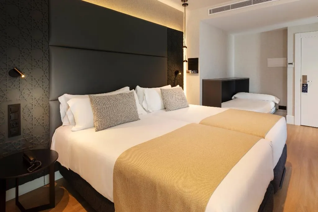 Room, Catalonia Giralda, Seville