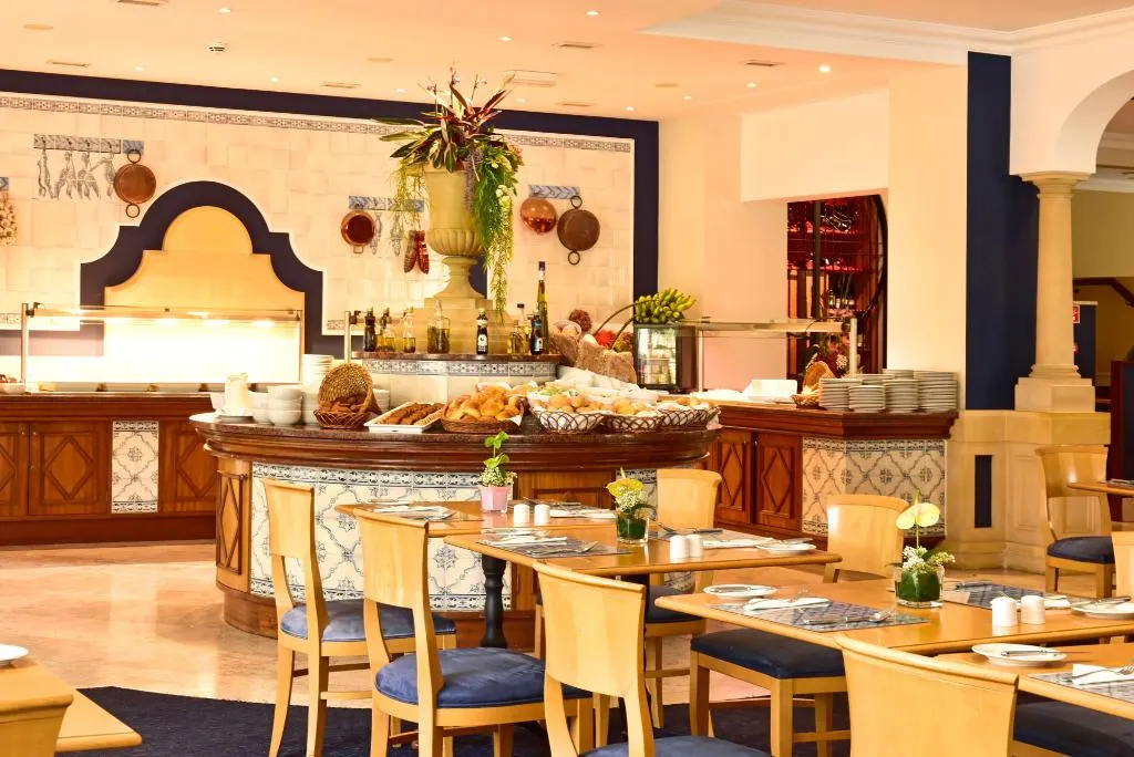 Restaurant, Pestana Village Garden Hotel, Madeira