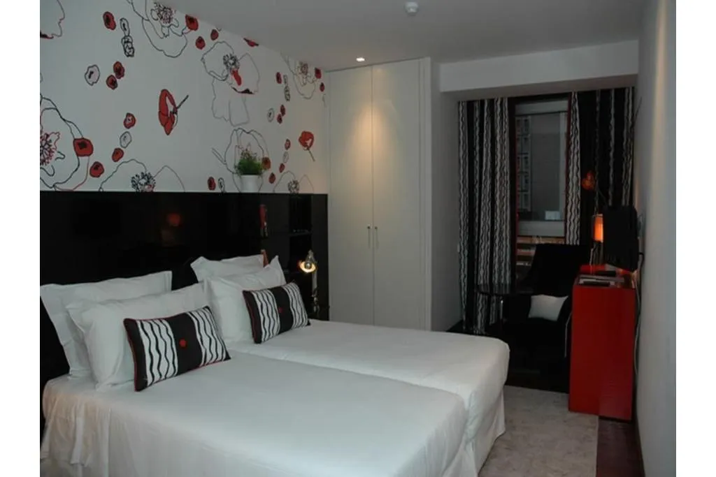 Double or Twin STANDARD Room, Porto Trindade Hotel, Porto