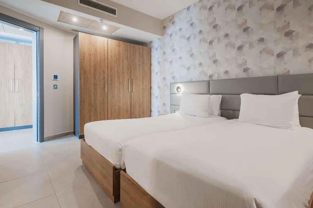 FAMILY ROOM SEA VIEW Room, DoubleTree by Hilton Malta, Malta