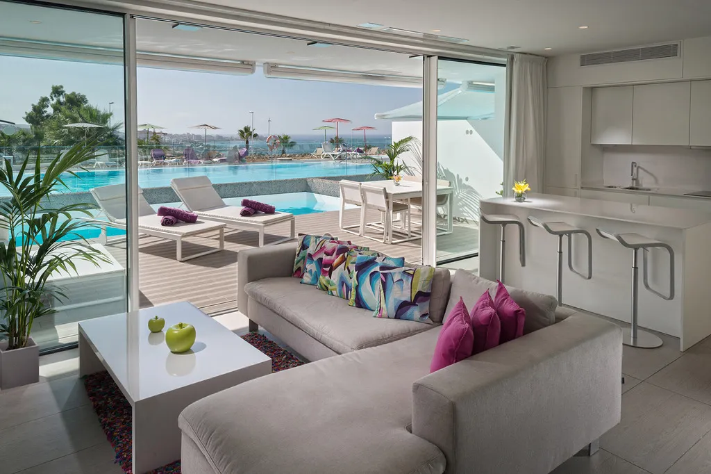 SUITE TWO BEDROOMS WITH PRIVATE POOL Room, Domes Baobab Suites, Tenerife