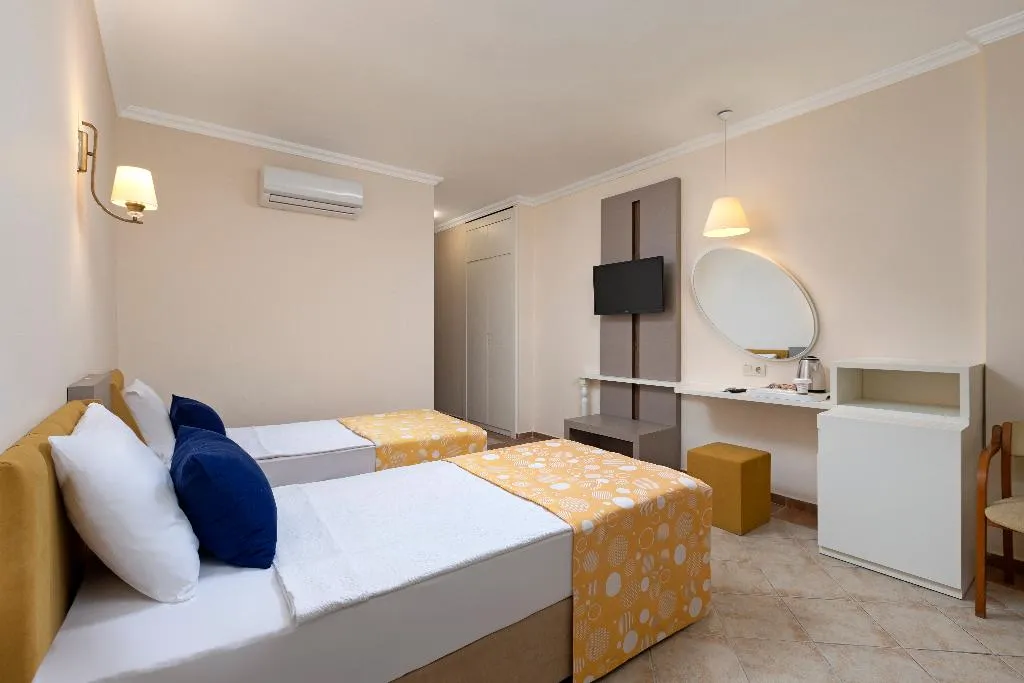 FAMILY ROOM SIDE SEA VIEW Room, Prestige Alanya, Antalya