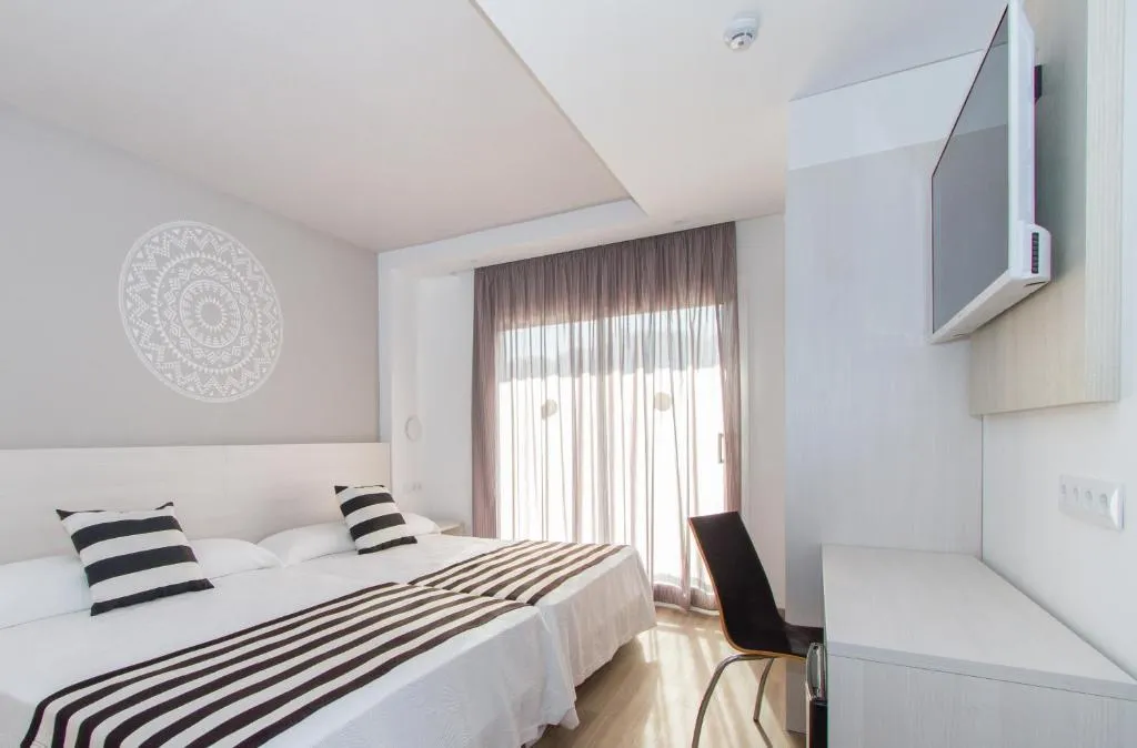QUADRUPLE STANDARD Room, Hotel Oasis Park Splash, Costa Brava