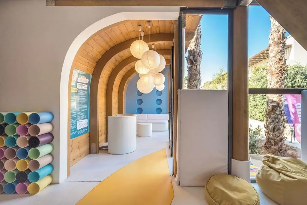 Sports and Entertainment, Stella Palace, Crete