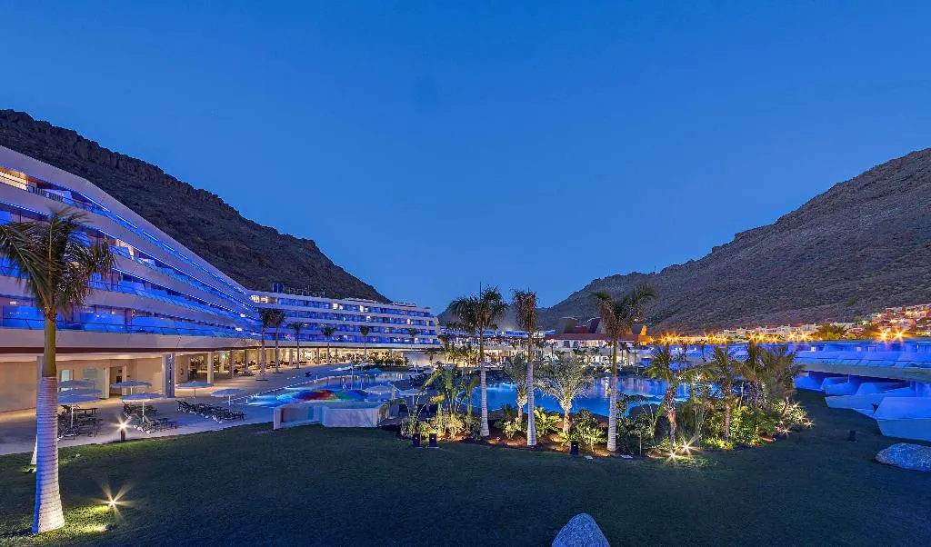 Pool, Radisson Blu Resort & Spa Gran Canaria Mogan, Gran Canaria