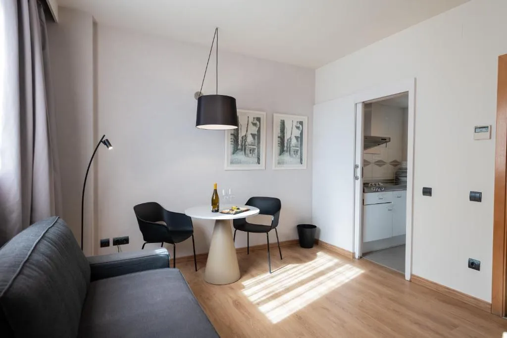 Double or Twin STANDARD Room, Atenea Barcelona Aparthotel, Barcelona