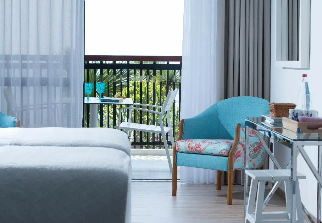 Double or Twin SEA VIEW Room, Baia Azul, Madeira
