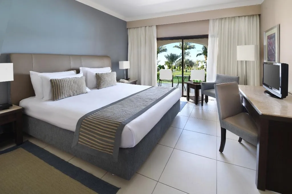 DOUBLE QUEEN SIZE BED Room, Jaz Aquamarine, Red Sea Riviera