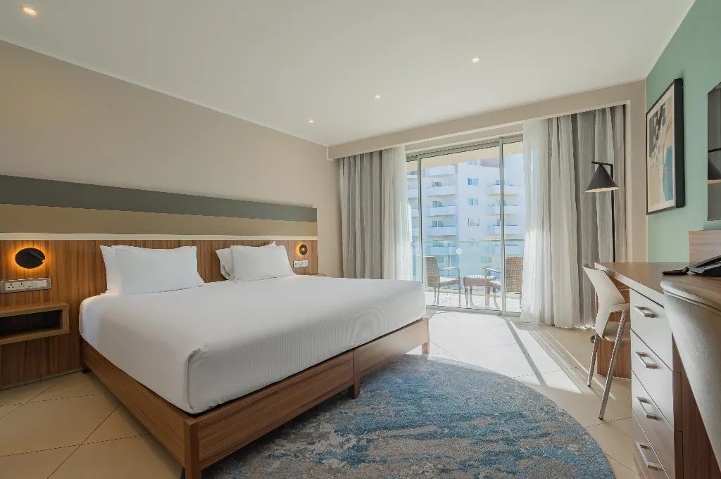 DOUBLE SUPERIOR KING BED Room, DoubleTree by Hilton Malta, Malta