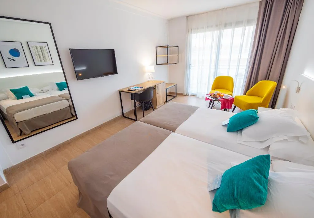 TRIPLE SUPERIOR Room, DWO Sirius, Costa Brava