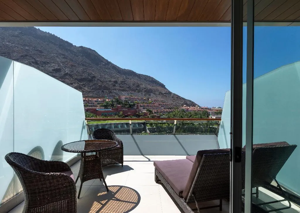 FAMILY ROOM SUPERIOR POOL VIEW Room, Radisson Blu Resort & Spa Gran Canaria Mogan, Gran Canaria