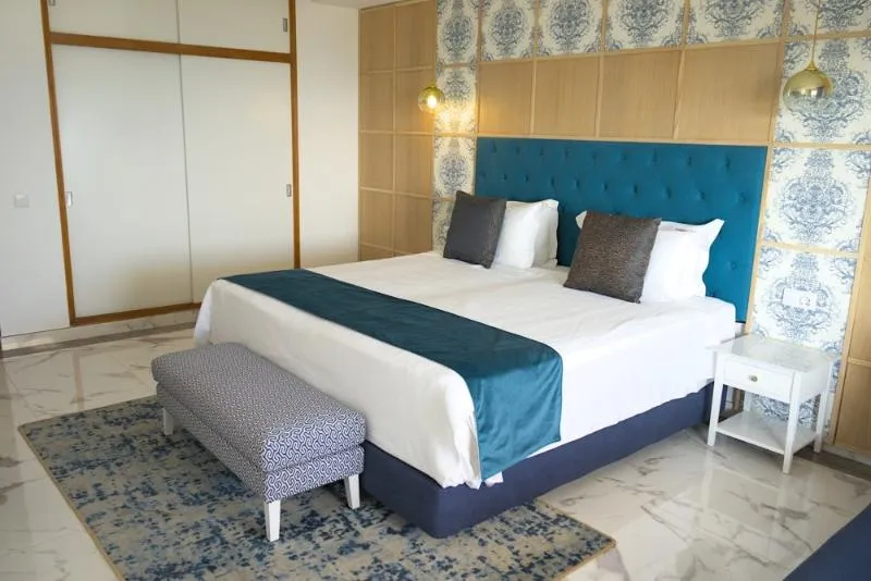 JUNIOR SUITE DELUXE Room, Grand Muthu Oura View Beach Club, Algarve