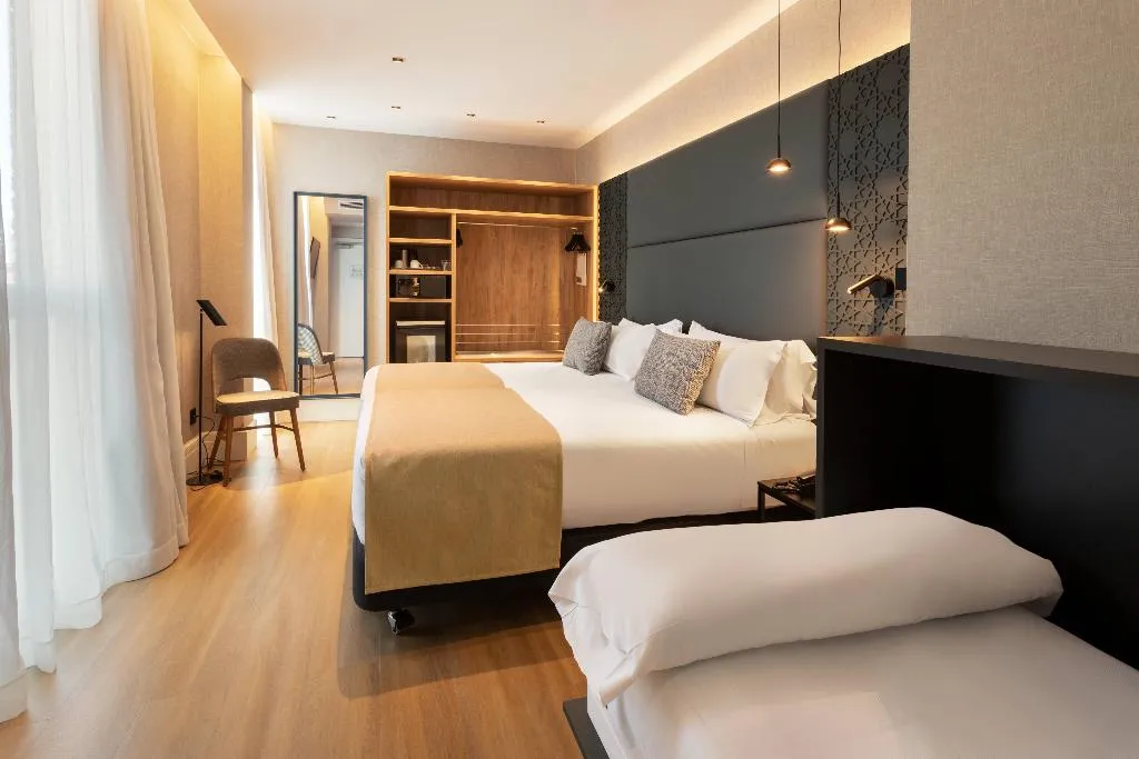 Room, Catalonia Giralda, Seville