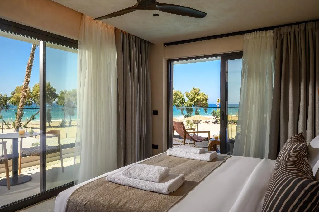 SUITE DELUXE WITH JACUZZI Room, Nalu Resort And Spa, Crete