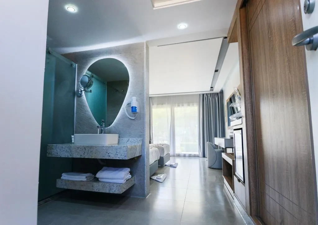 DOUBLE POOL VIEW Room, Titanic Beach Spa & Aqua Park, Red Sea Riviera
