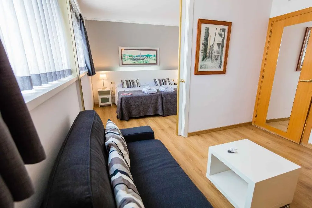 DOUBLE SUPERIOR Room, Atenea Barcelona Aparthotel, Barcelona